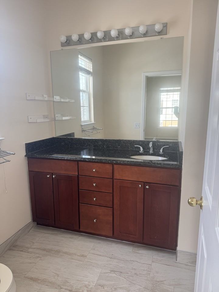 1220 Alameda Blvd - Photo 2 of 24