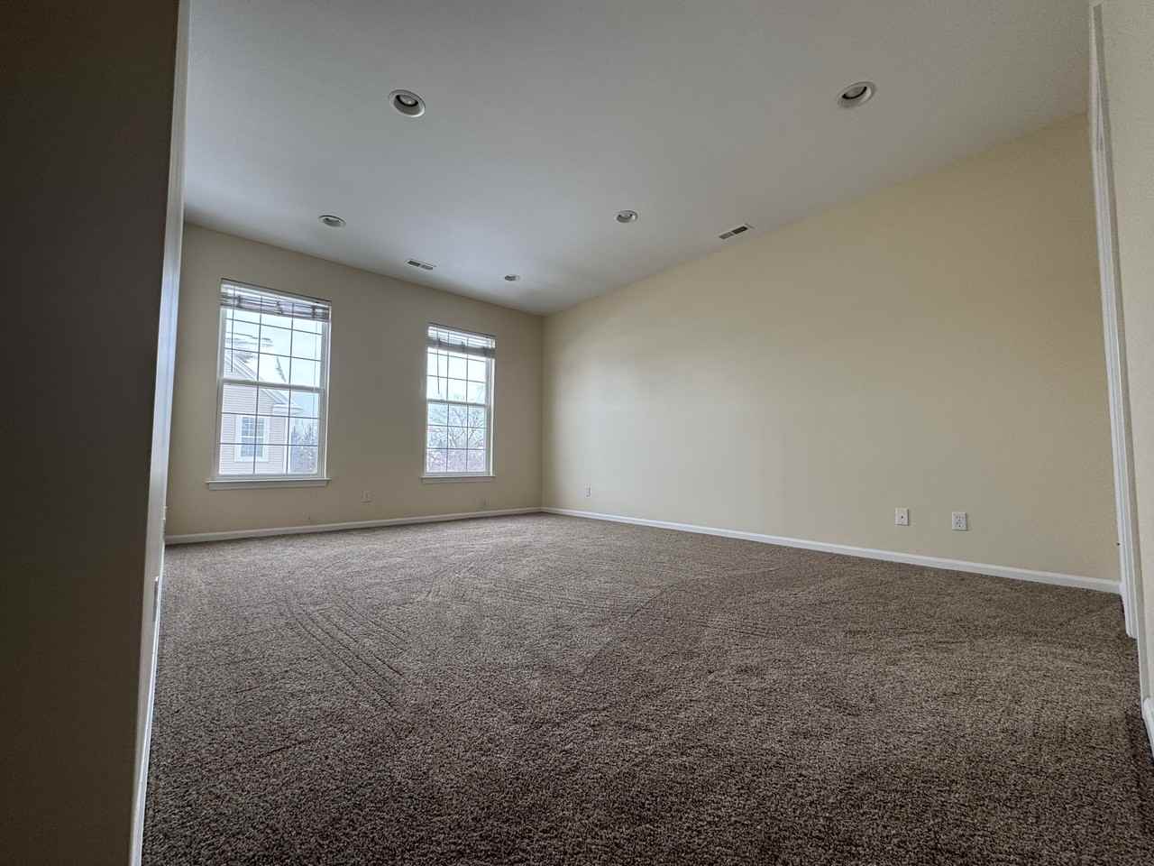 1220 Alameda Blvd - Photo 4 of 24