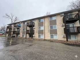 330 29th Street Dr Se #9 - Photo 1 of 1