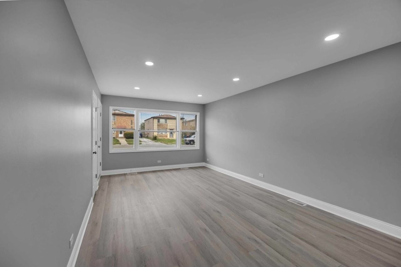 436 Hickory St #NA - Photo 5 of 12