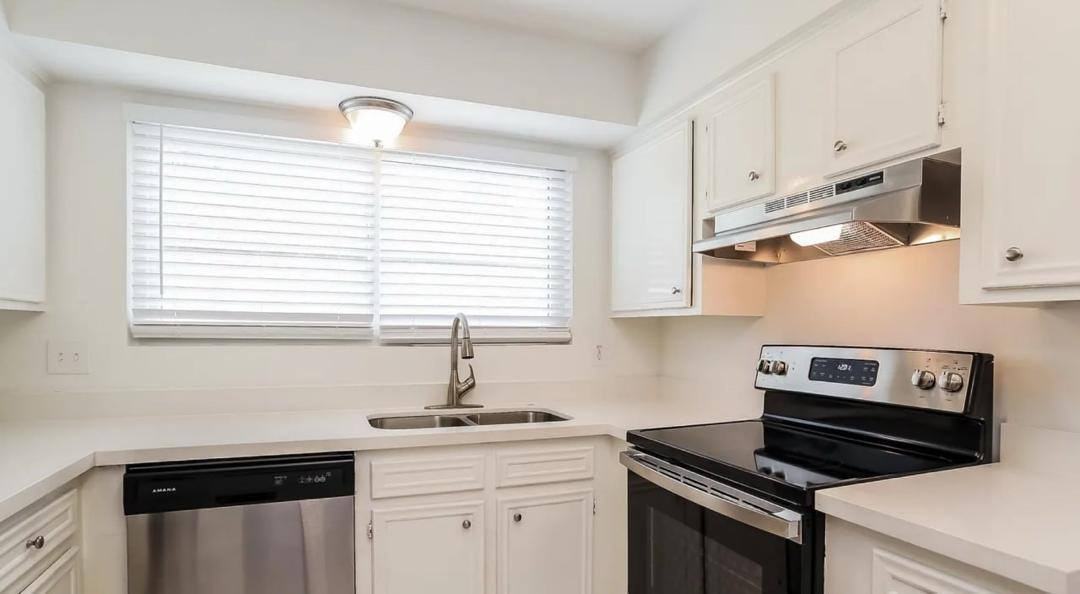 25811 Maplewood Dr #NA - Photo 4 of 12