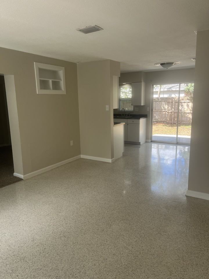 35 E Spruce St #35 - Photo 4 of 10