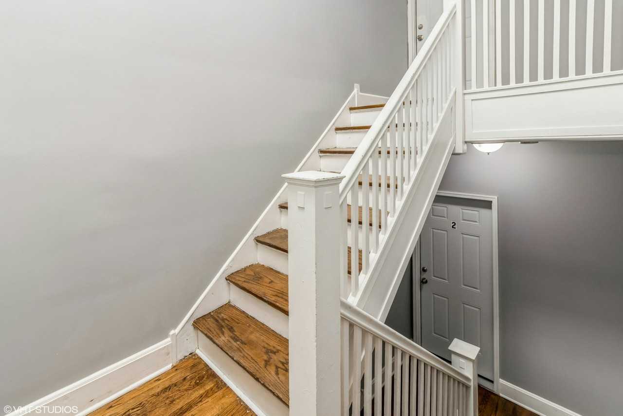 1854 South Central Park Avenue, Unit 1854 - 3 - Photo 3 of 21