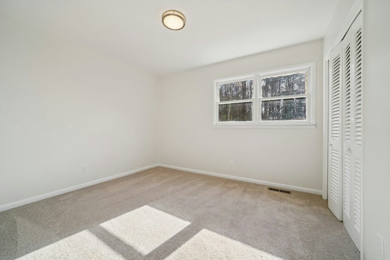 1409 Medina Lane - Photo 7 of 14