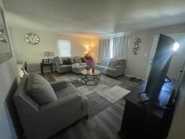 featured image of 1015 W Longview Ave