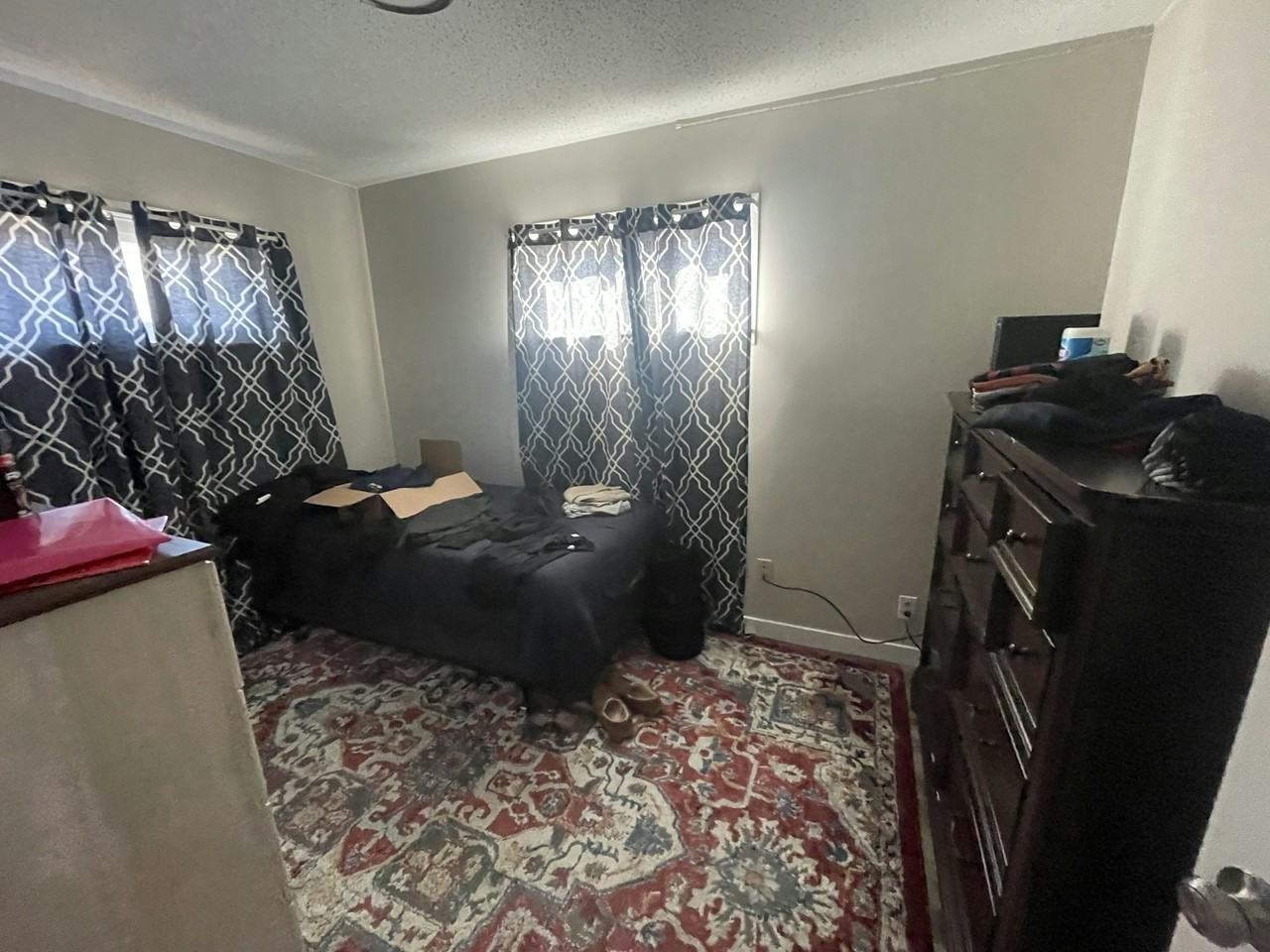 1015 West Longview Avenue - Photo 4 of 9