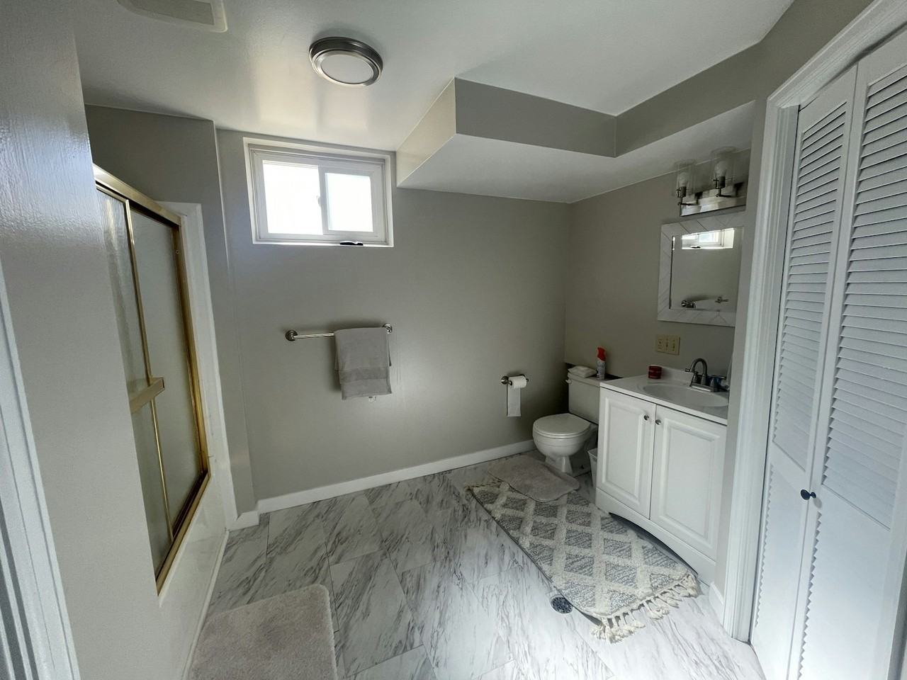 1015 West Longview Avenue - Photo 7 of 9