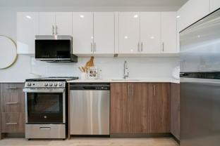 2707 Yonge St - Photo 1 of 1