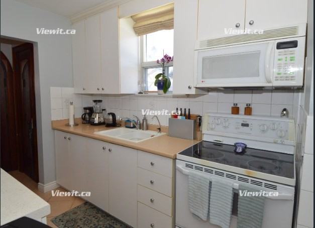 526 Donlands Ave - Photo 6 of 10