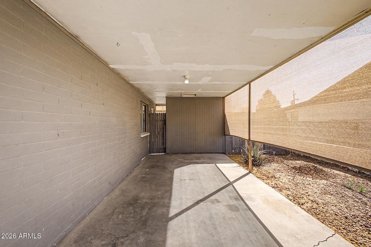 1319 W Tulip Pl - Photo 4 of 39