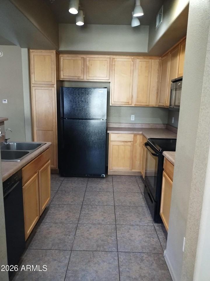 16825 N 14th St Unit 104 - Photo 6 of 27