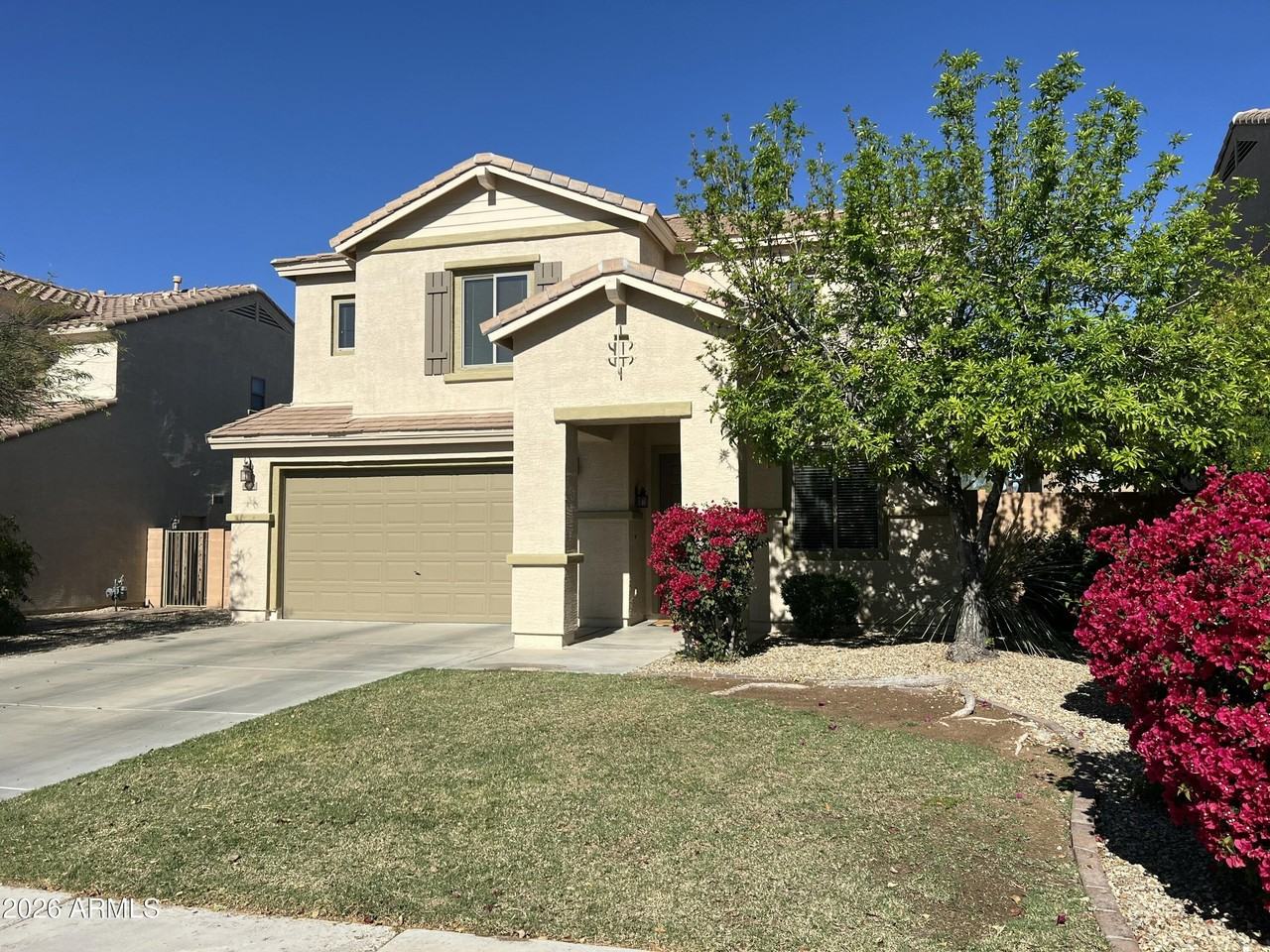 6734 W Blackstone Ln - Photo 2 of 41