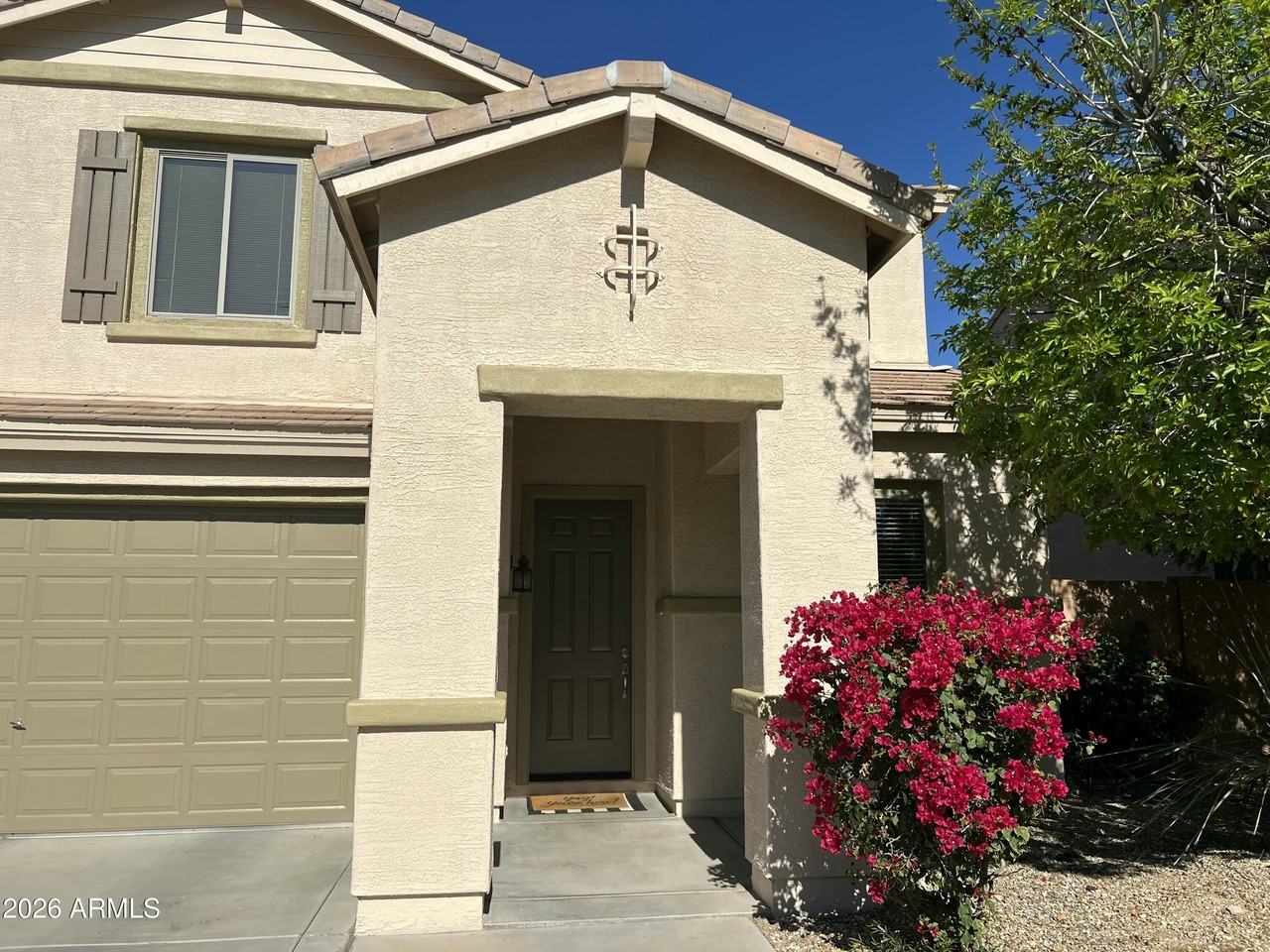 6734 W Blackstone Ln - Photo 3 of 41