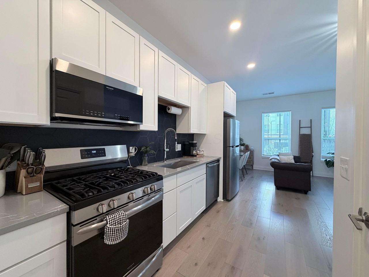 6640 Mooney St Unit 203 - Photo 7 of 26