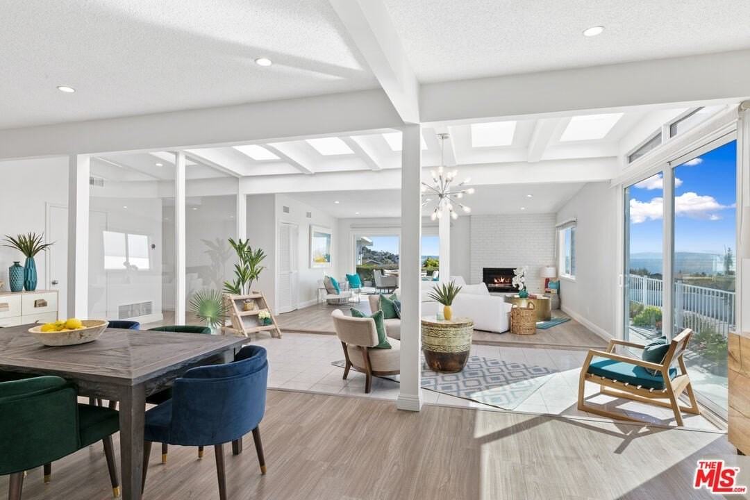 3636 Oceanhill Way - Photo 7 of 27