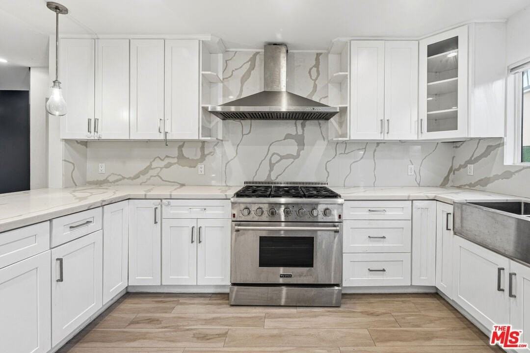 17141 Sherman Way - Photo 4 of 19