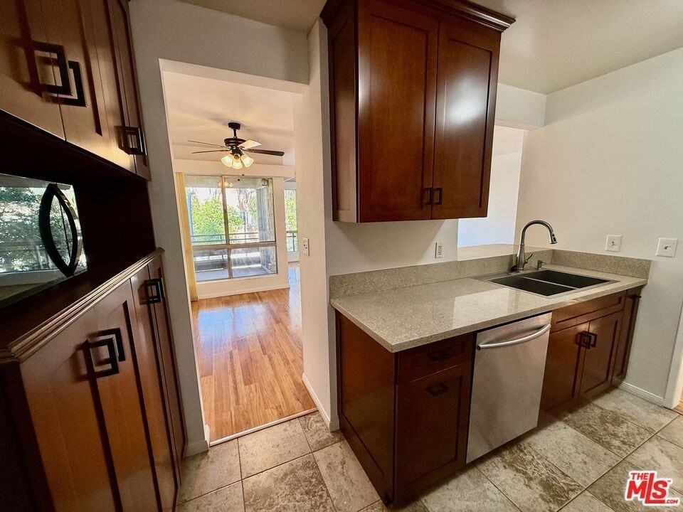 5600 Kensington Way Unit 210 - Photo 7 of 32