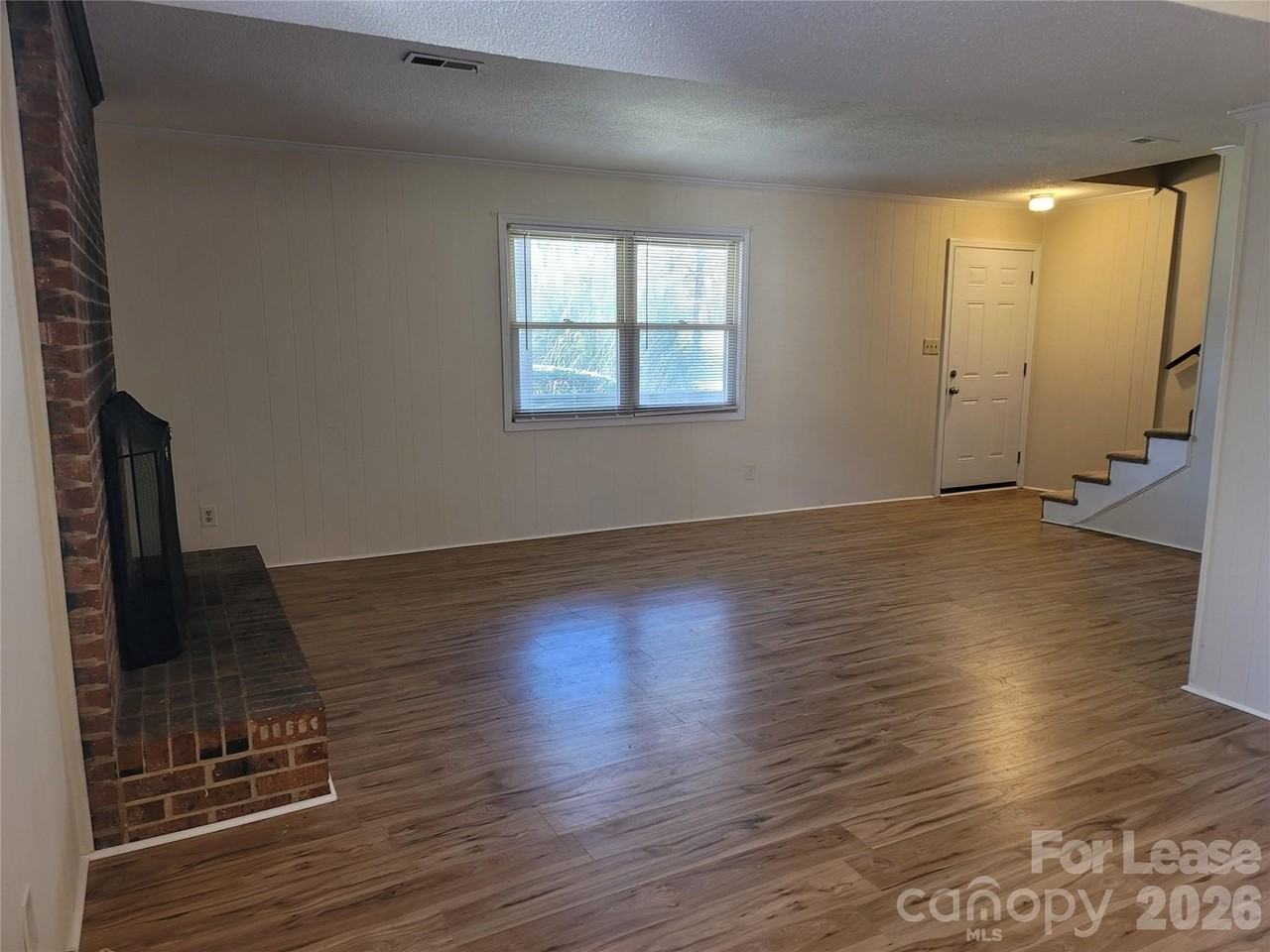 5323 Chestnut Lake Dr - Photo 4 of 12