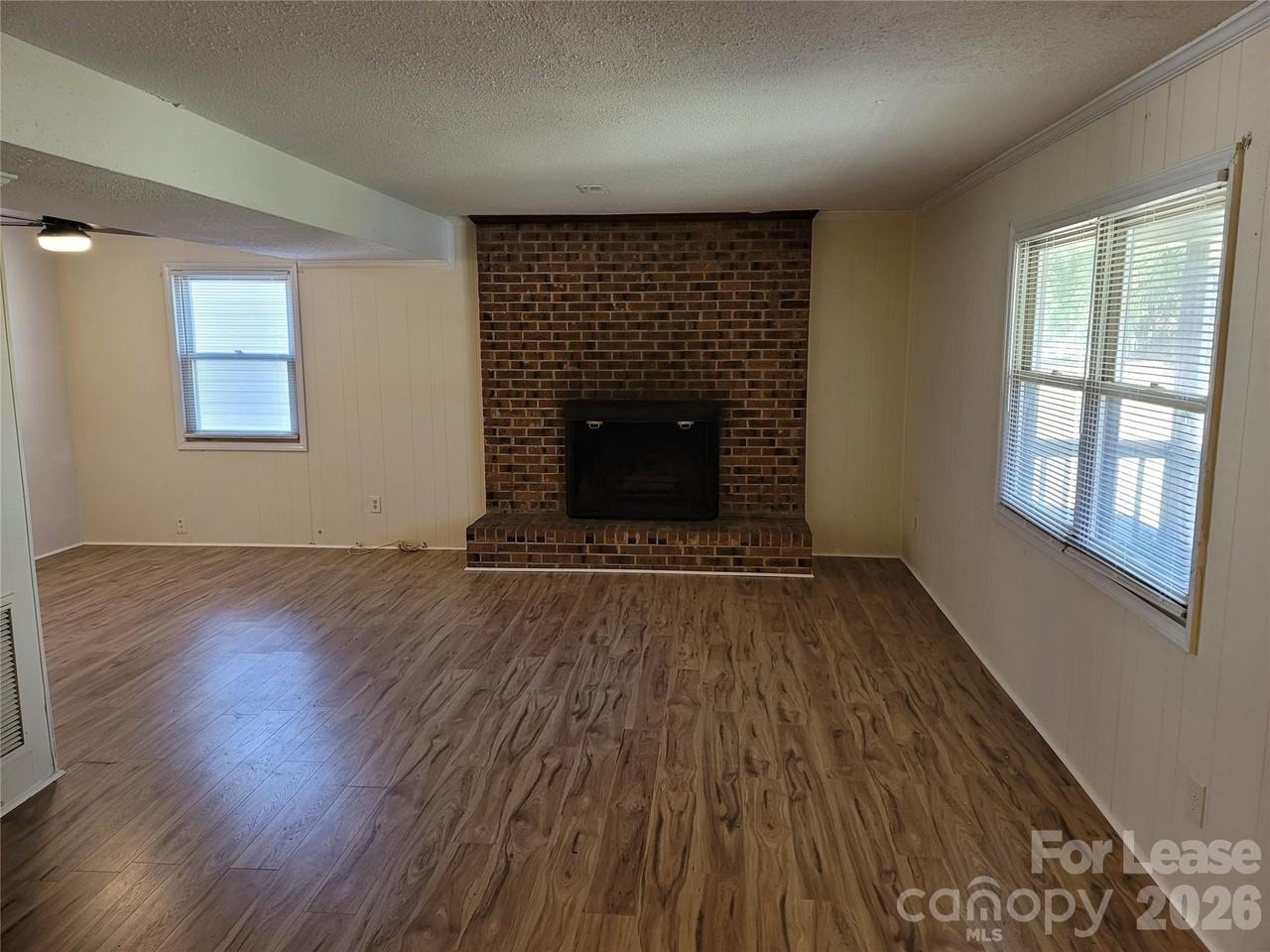 5323 Chestnut Lake Dr - Photo 5 of 12