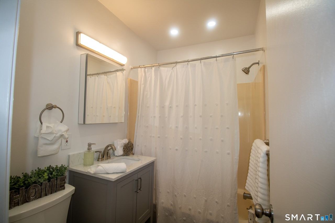 12 Home St Apt 2 - Photo 4 of 8