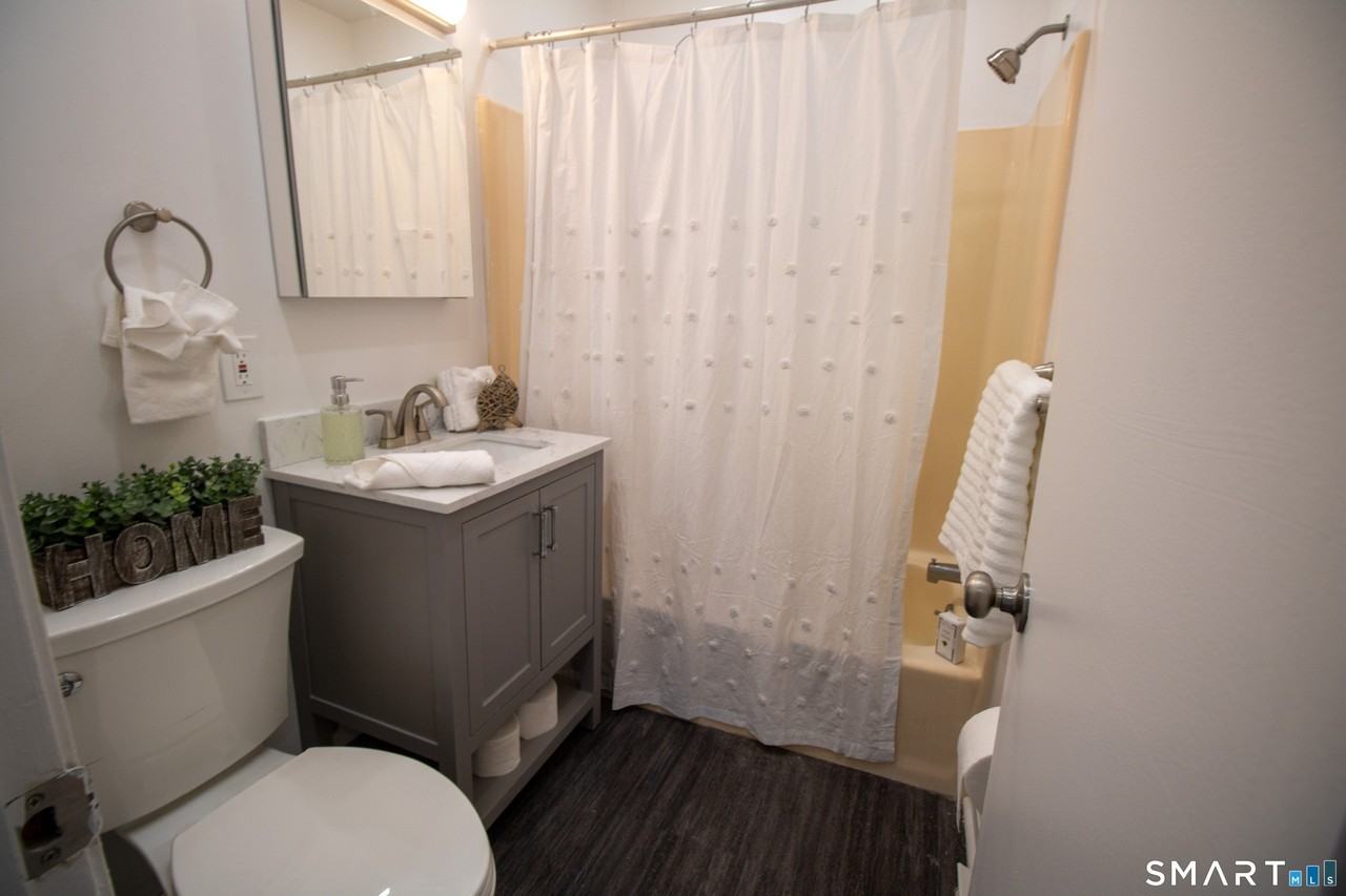 12 Home St Apt 2 - Photo 5 of 8