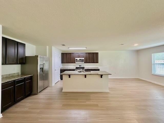 348 Merlin Ct - Photo 7 of 40