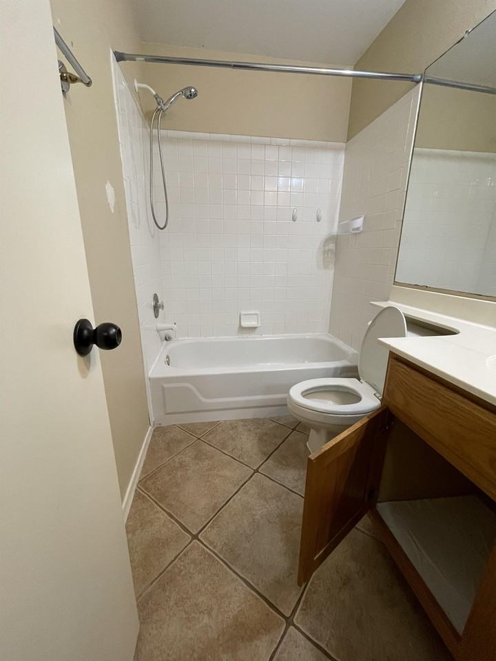 922 W Sierra Madre Ave #1 - Photo 4 of 9