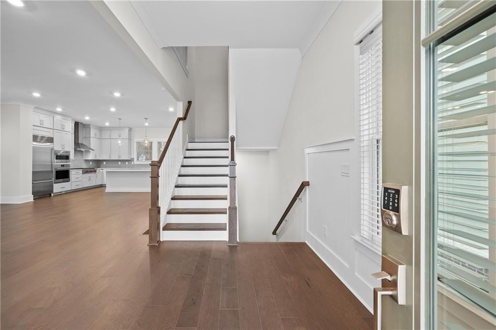 320 Anglin Walk - Photo 4 of 50