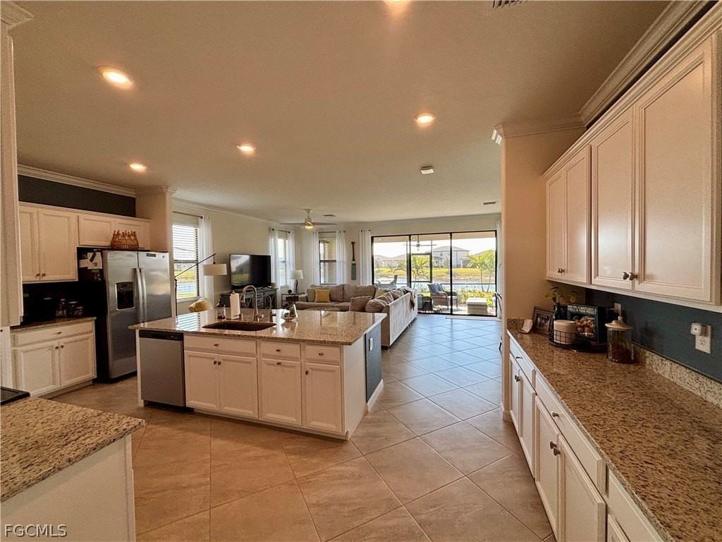 3306 Pasadena Ct - Photo 4 of 23