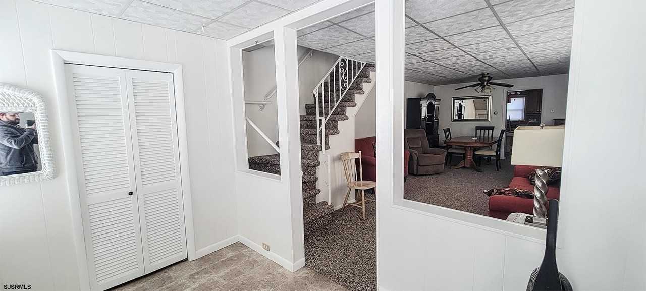 568 N Trenton Ave #A - Photo 3 of 9