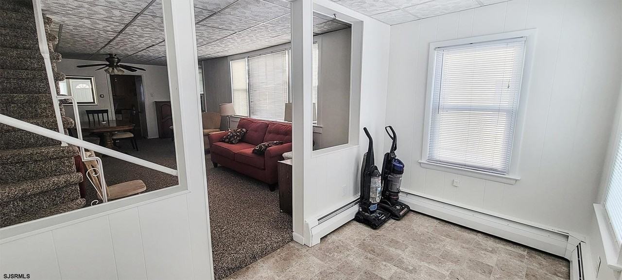 568 N Trenton Ave #A - Photo 4 of 9