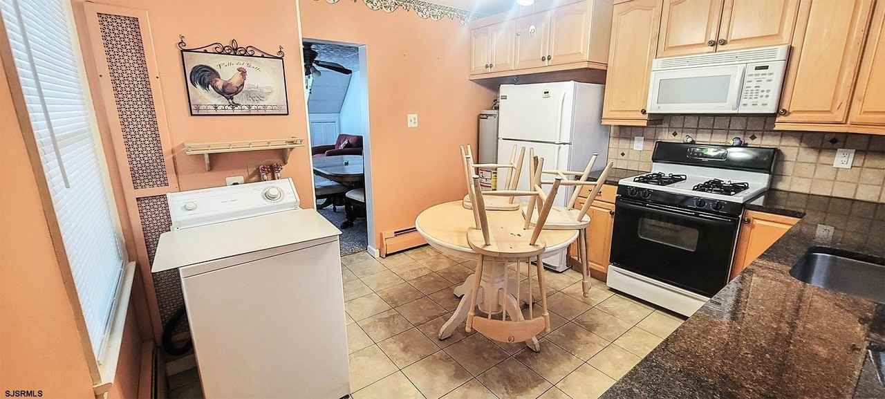 568 N Trenton Ave #A - Photo 6 of 9