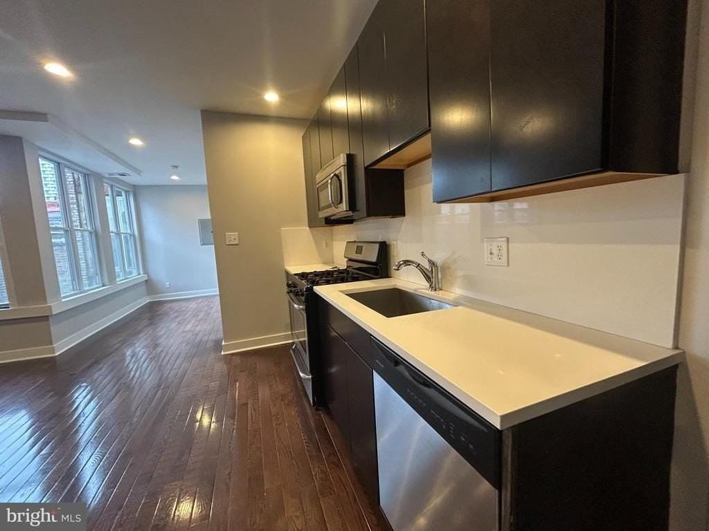 723 Sansom St #4B - Photo 5 of 12