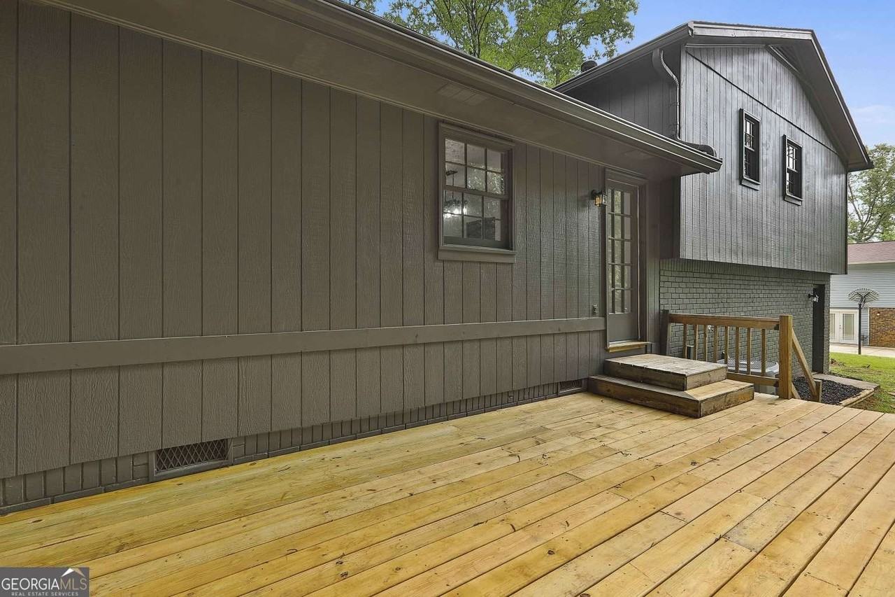 157 Hyde Cir - Photo 5 of 18