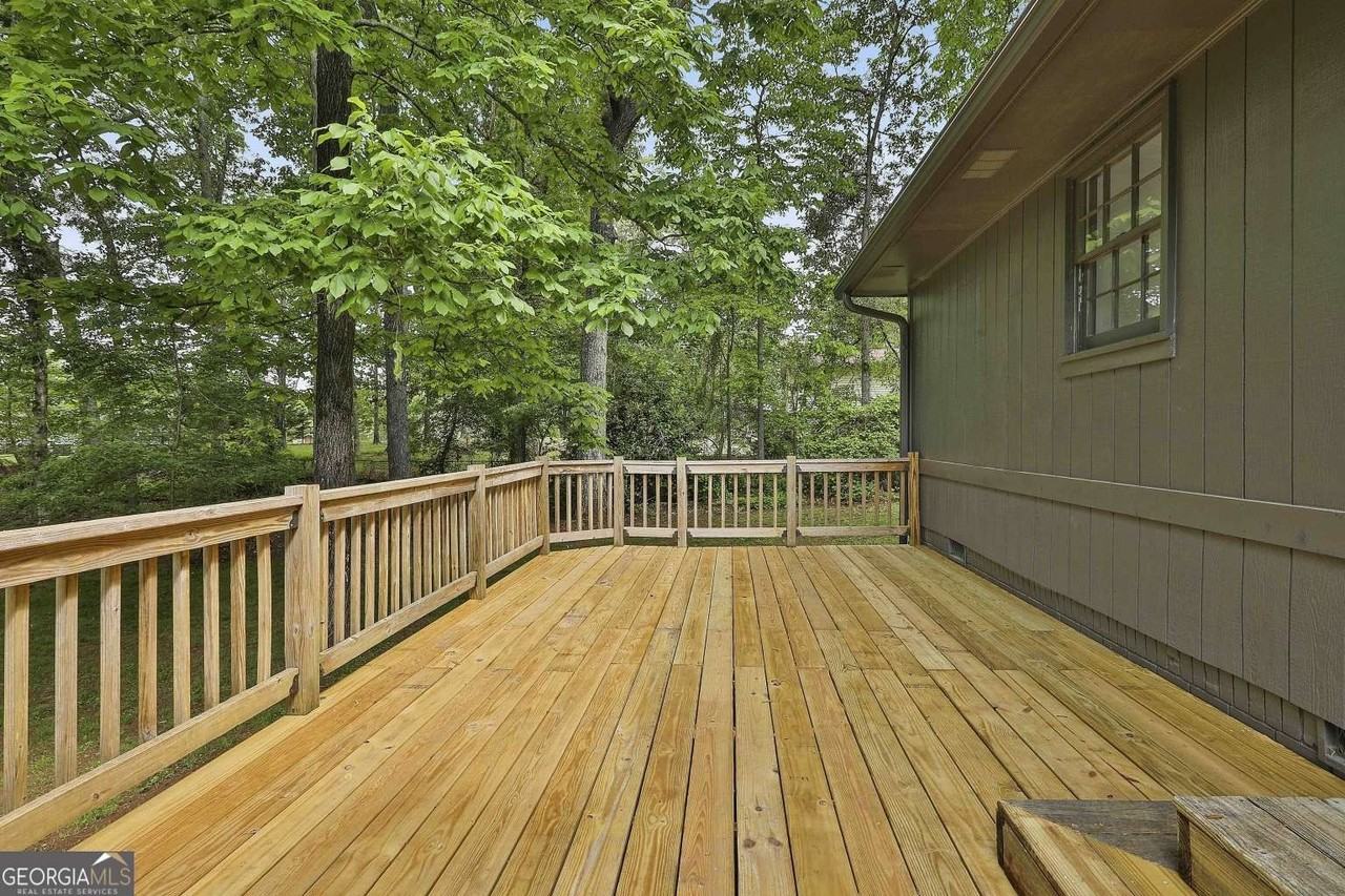 157 Hyde Cir - Photo 6 of 18