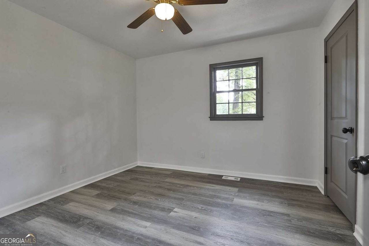 157 Hyde Cir - Photo 7 of 18