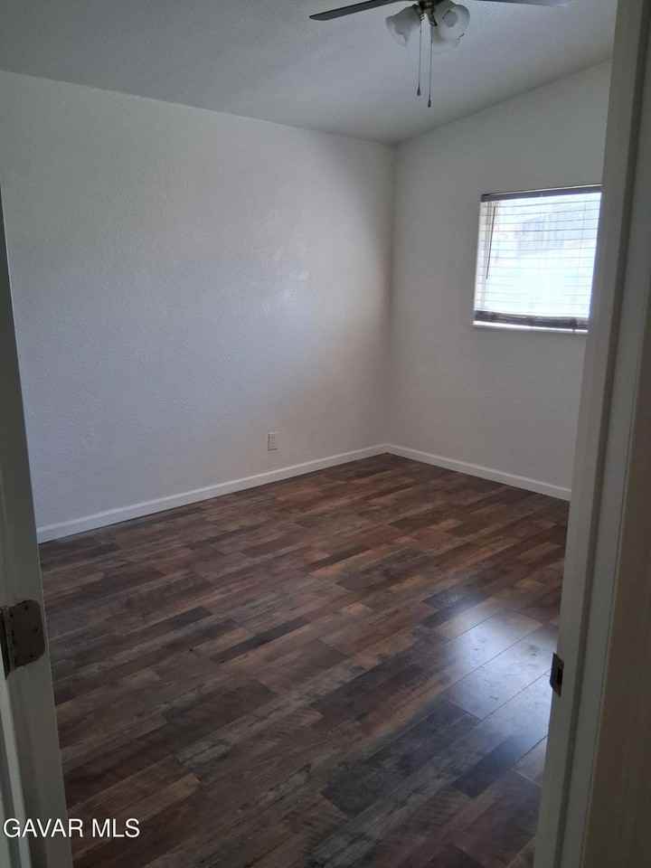 730 W Avenue H10 - Photo 7 of 7