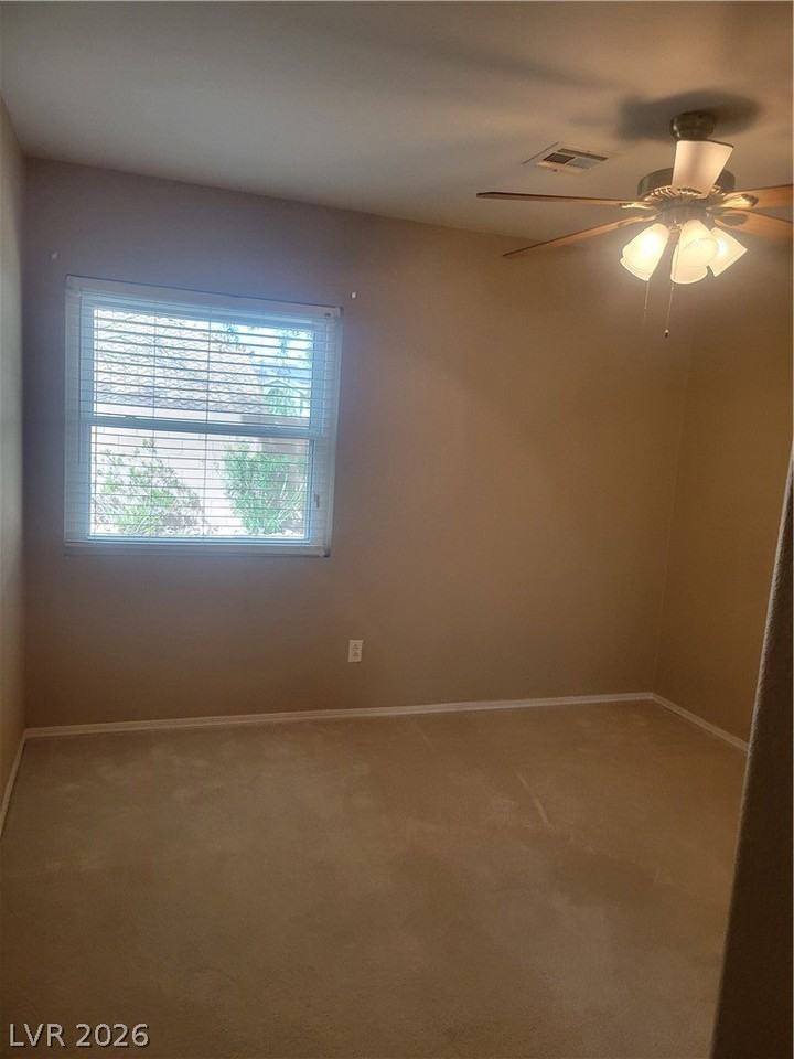 2726 Peekskill Ave - Photo 4 of 15