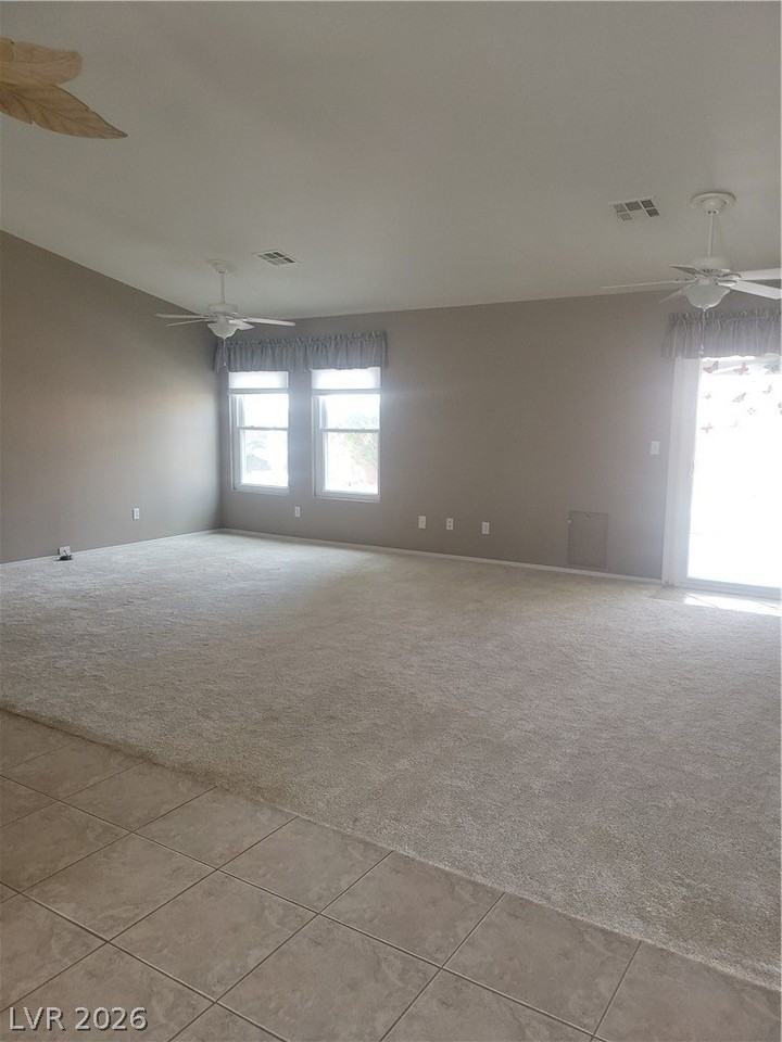 2726 Peekskill Ave - Photo 6 of 15