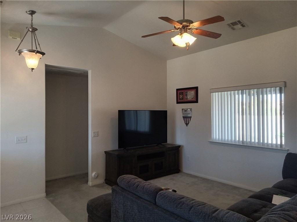 546 Elsie Ln - Photo 4 of 23