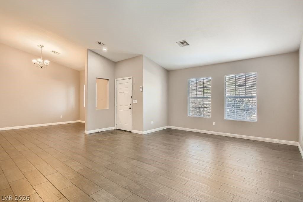 8909 Big Plantation Ave - Photo 5 of 33