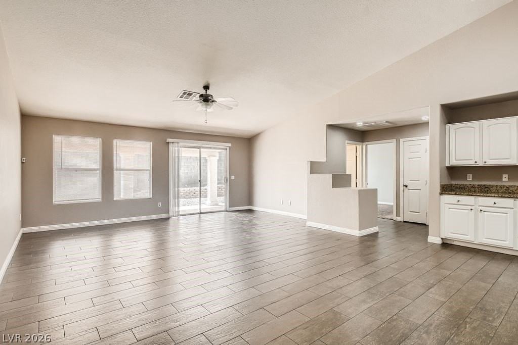 8909 Big Plantation Ave - Photo 7 of 33