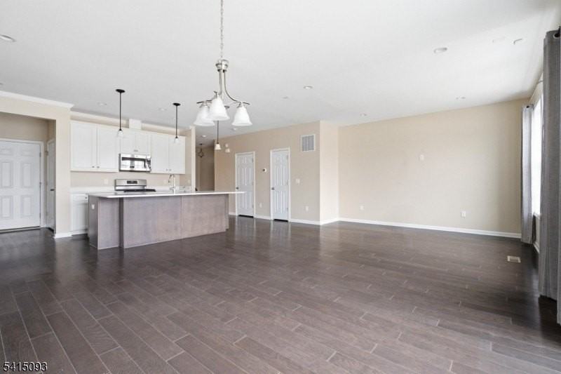 16 Lee Dr - Photo 5 of 26