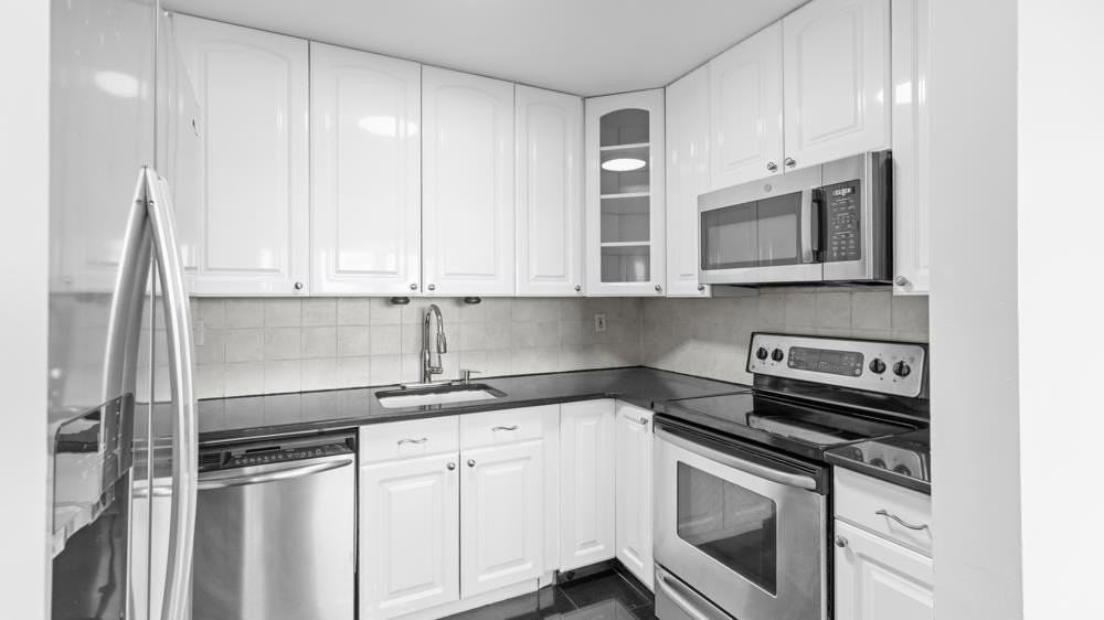 6509 Liberty Ave #C3 - Photo 4 of 25