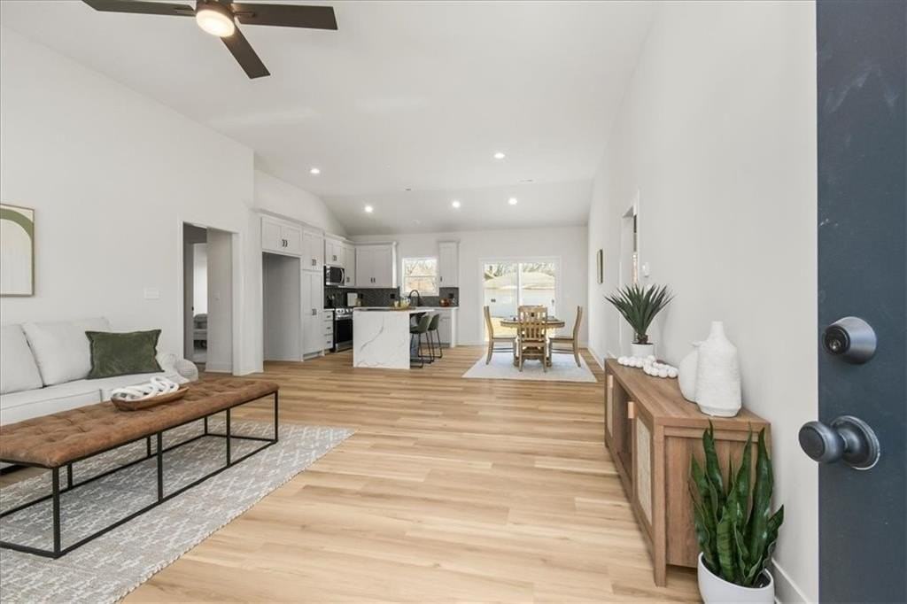 218 N Boardman St - Photo 4 of 26