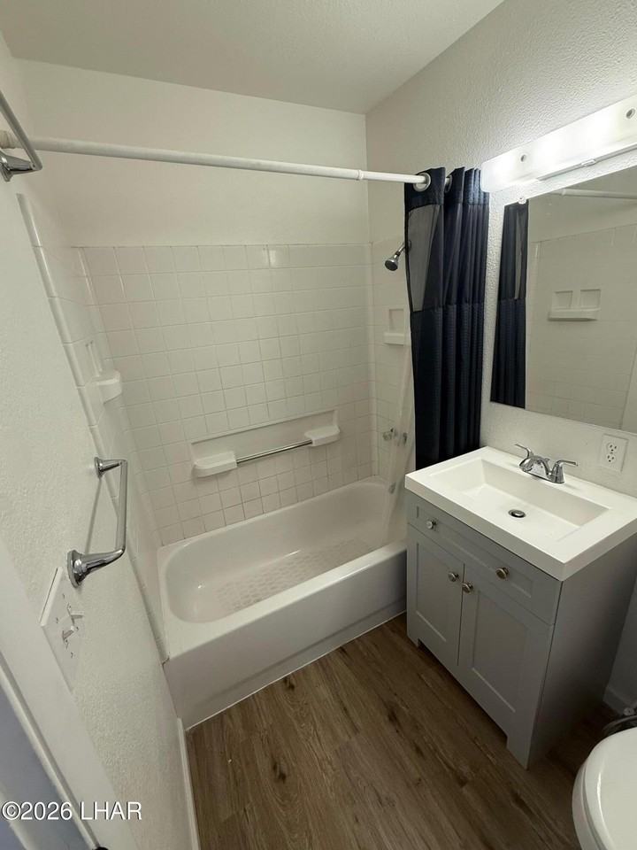 2059 Guest Ln - Photo 4 of 30