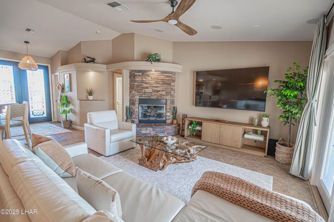 3015 Mcculloch Blvd N - Photo 4 of 50