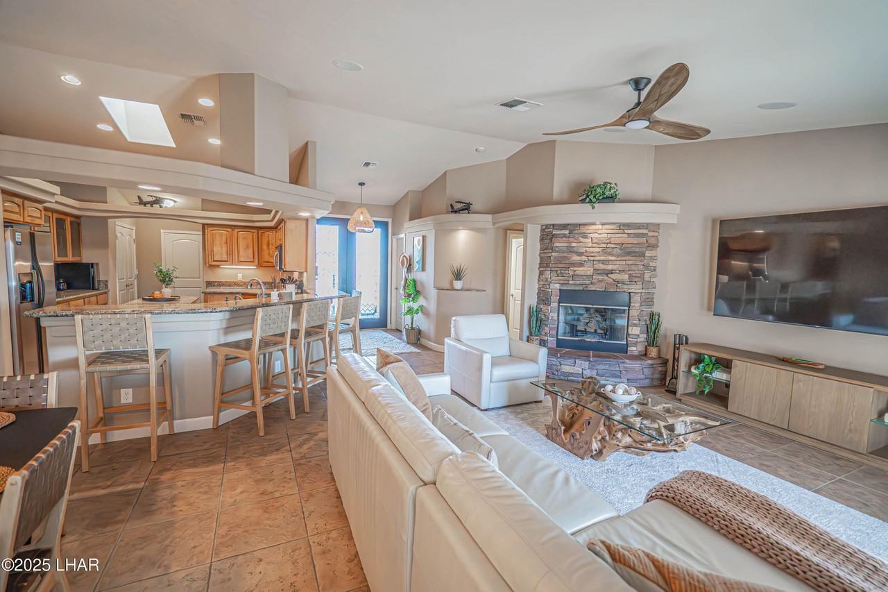 3015 Mcculloch Blvd N - Photo 5 of 50