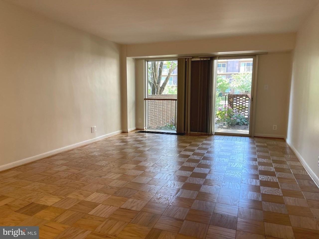 520 N St Sw - Photo 7 of 50