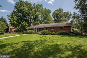 featured image of 6520 Lone Oak Ct